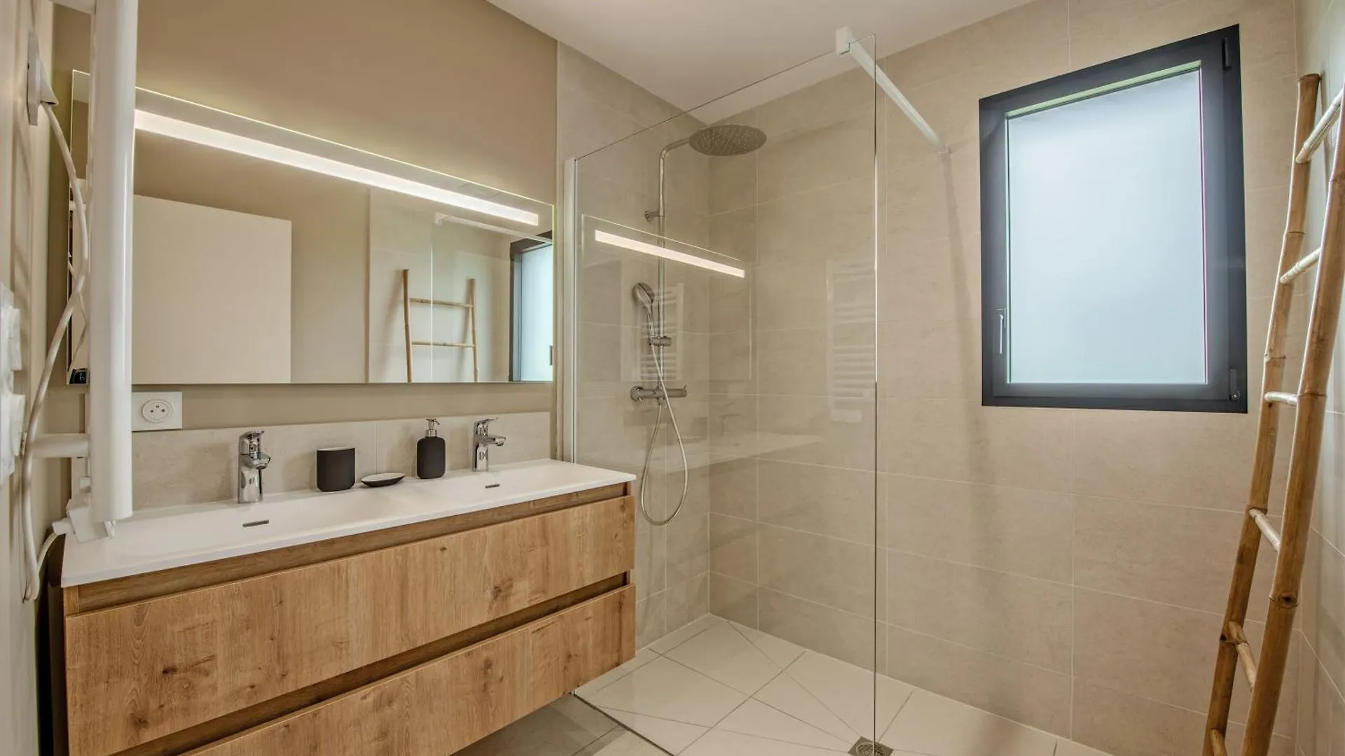 Maison Simone - Belle Maison Pour 6 Avec Jacuzzi Lesneven Holiday home