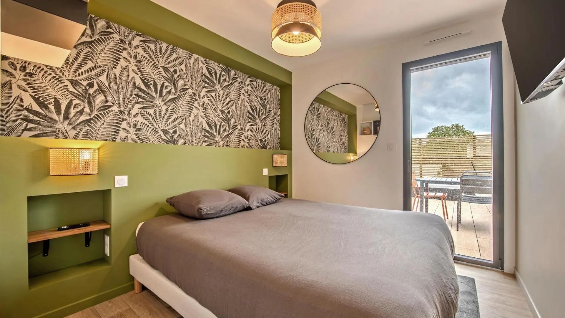 Holiday home Maison Simone - Belle Maison Pour 6 Avec Jacuzzi Lesneven France